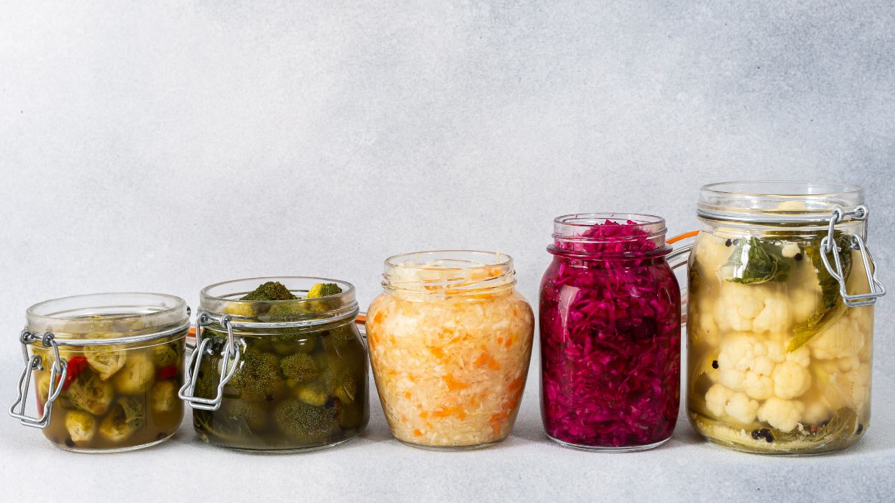 Fermentowane produkty dla początkujących – od czego zacząć?